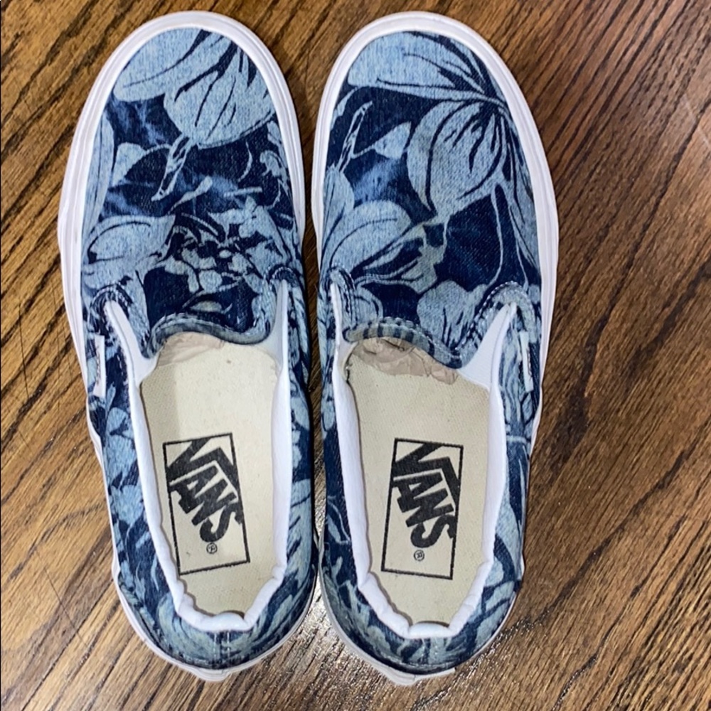 Vans Light Blue/ Navy Blue Leaf Slip On 🌿